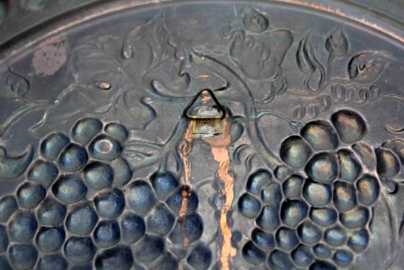 Редкое панно НАТЮРМОРТ выполнено из латуни в патине