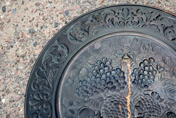 Редкое панно НАТЮРМОРТ выполнено из латуни в патине