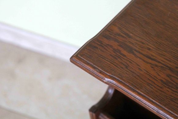 Старинная дубовая газетница с удобной столешницей