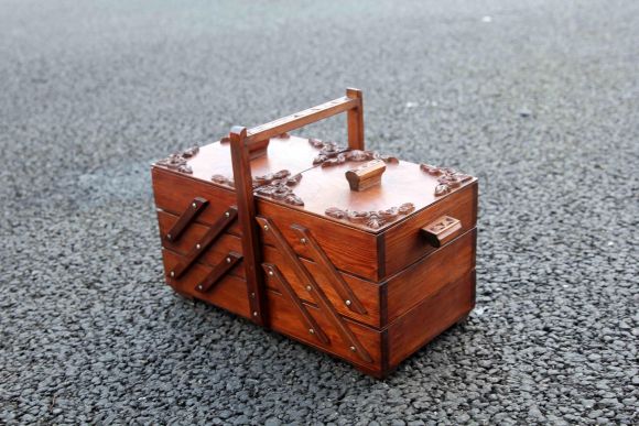 Интересный старинный переносной ящик для творчества. Европа. Конец 19 века