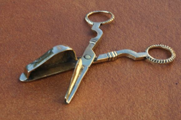 Полированный винтажный гаситель для огня