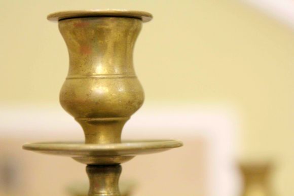 Пара огромных, антикварных подсвечников из латуни на 5 свечей.