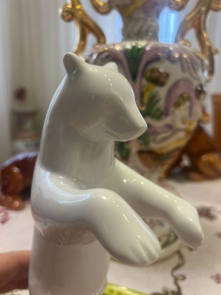 Великолепный фарфоровый белый медведь. Кпм.. Германия.