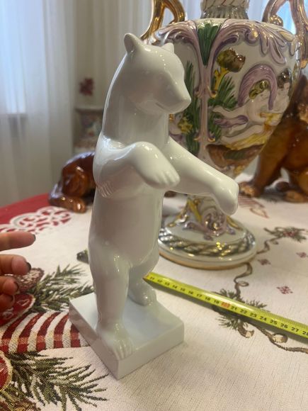 Великолепный фарфоровый белый медведь. Кпм.. Германия.