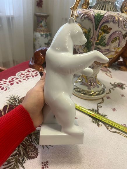 Великолепный фарфоровый белый медведь. Кпм.. Германия.