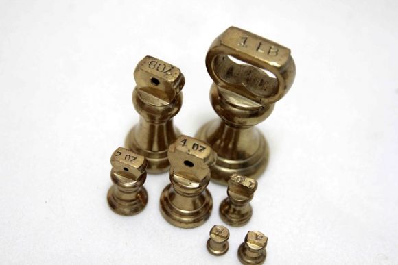 Традиционные английские гири 19 век. Латунь, полный набор