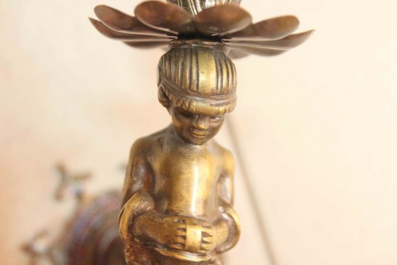 Парные винтажные бра с мальчиком из латуни