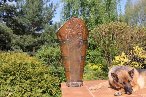 Восхитительный огромный Угольник. Европа. Высота почти 1 метр