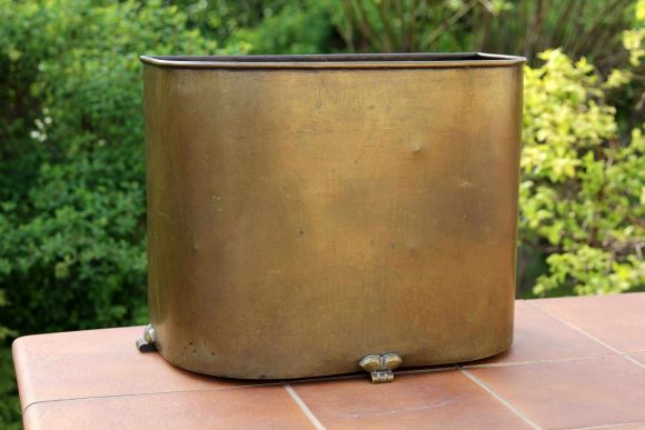 Старинная емкость для дров, угля или золы из латуни в патине