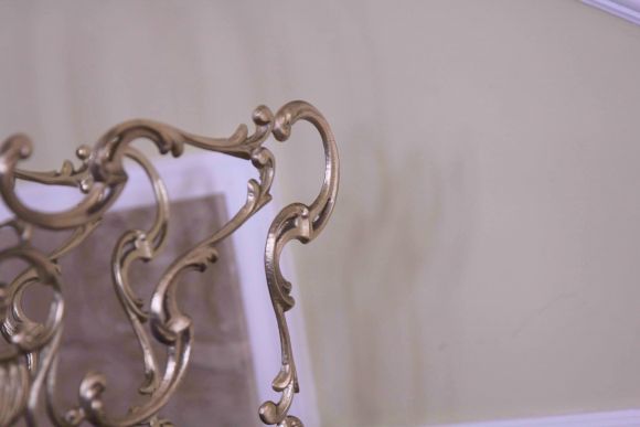 Ажурная бронзовая газетница 