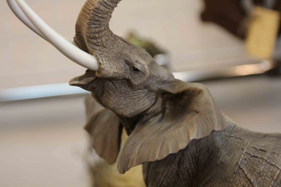 Винтажная статуэтка "Слон на камнях". Италия. 20 век.