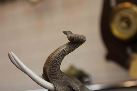 Винтажная статуэтка "Слон на камнях". Италия. 20 век.