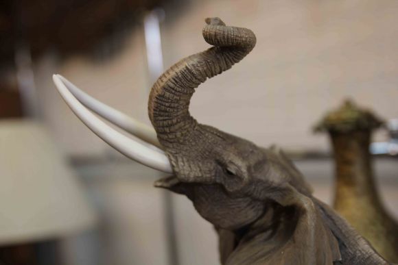 Винтажная статуэтка "Слон на камнях". Италия. 20 век.