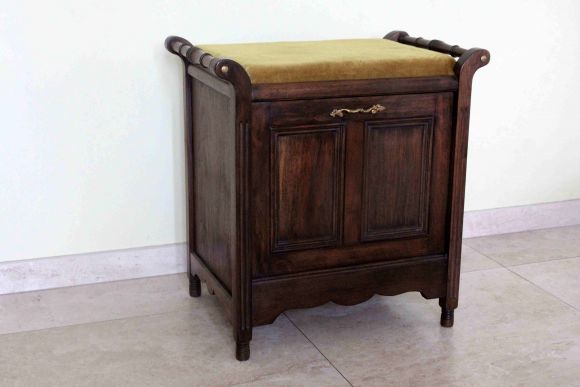 Антикварная банкетка в прихожую с мягким бархатом