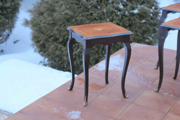 Очень красивый, винтажный набор "столик-матрешка" с инкрустацией.