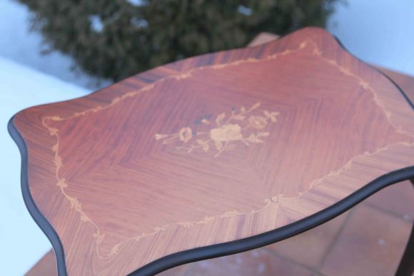 Очень красивый, винтажный набор "столик-матрешка" с инкрустацией.