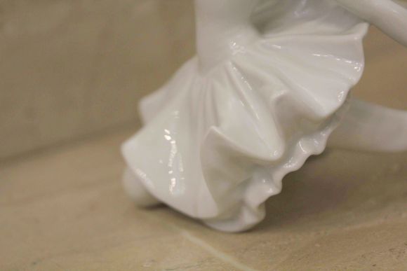 Изящная белоснежная балерина Wallendorf винтаж Германия