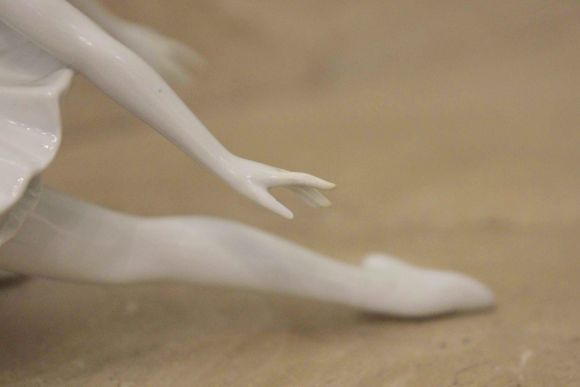 Изящная белоснежная балерина Wallendorf винтаж Германия