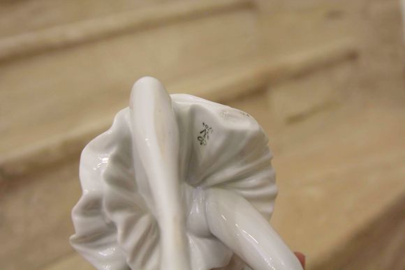 Изящная белоснежная балерина Wallendorf винтаж Германия