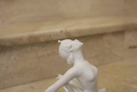 Изящная белоснежная балерина Wallendorf винтаж Германия