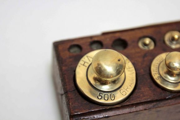 Антикварный набор гирек - мер. Разновесы. Европа. Начало 20 века.