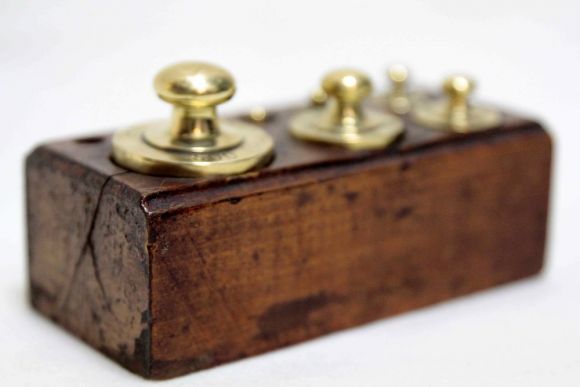 Антикварный набор гирек - мер. Разновесы. Европа. Начало 20 века.