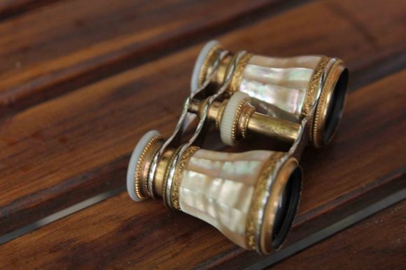 Старинный антикварный бинокль "Перламутровый". Европа