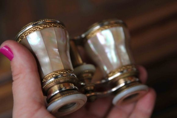 Старинный антикварный бинокль "Перламутровый". Европа