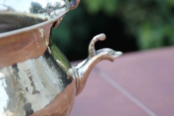 Необычный огромный рукомойник - двуносик из латуни