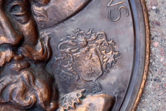 Медное панно с портретом выдающегося РУБИНСА