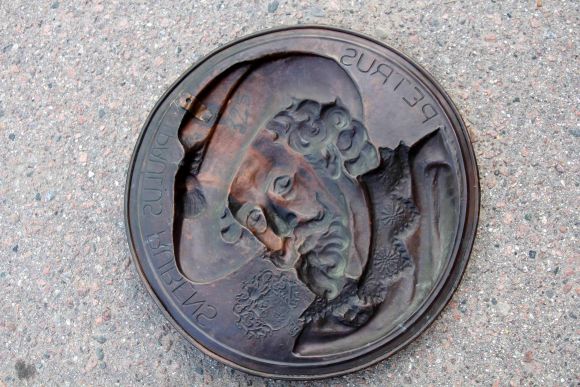 Медное панно с портретом выдающегося РУБИНСА