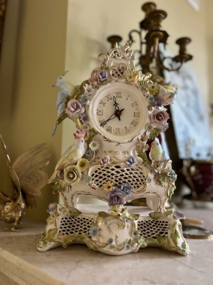 Английские фарфоровые каминные часы с цветами и птицами