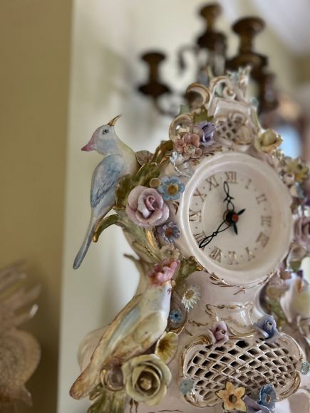 Английские фарфоровые каминные часы с цветами и птицами