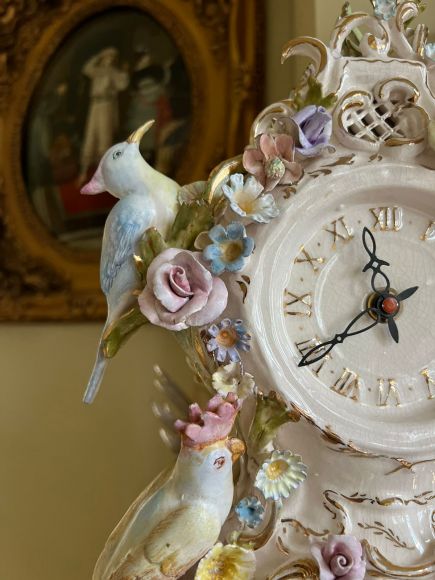 Английские фарфоровые каминные часы с цветами и птицами