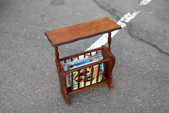 Старинная деревянная гадетница со столешницей