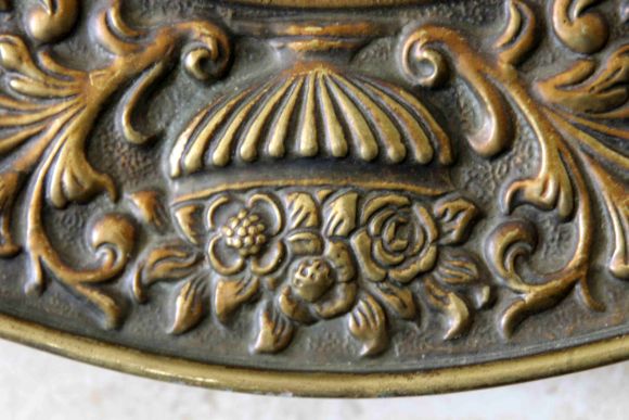 Антикварное латунное панно ВЫПЬЕМ ЗА ЛЮБОВЬ