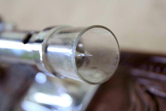 Старинный настенный штопор на резной дубовой основе