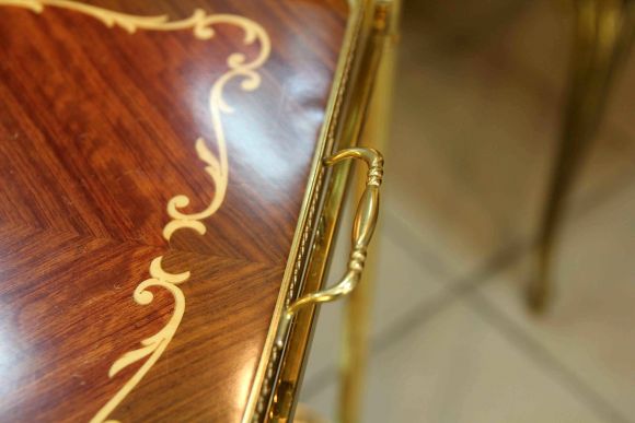 Интересный сервировочный столик маркетри. Европа.Середина 20 века