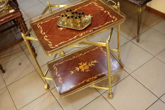 Интересный сервировочный столик маркетри. Европа.Середина 20 века