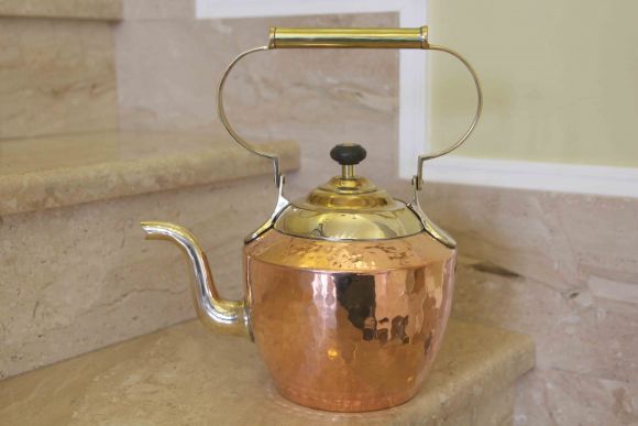 Винтажный чайник из меди с латунными элементами. Европа. 20в.