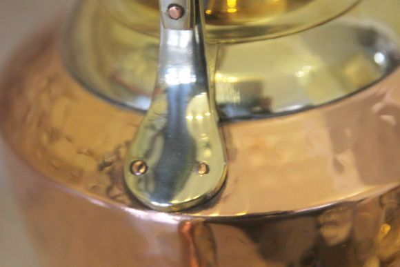 Винтажный чайник из меди с латунными элементами. Европа. 20в.