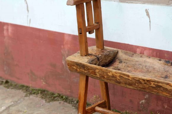 Старинный светец — подставка для лучины, освещающей жильё.