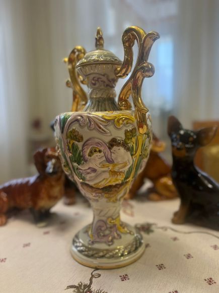 Потрясающая португальская фарфоровая ваза-кубок.