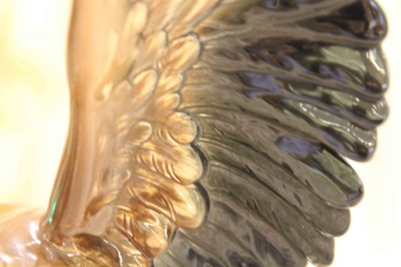 Огромный фарфоровый орел - сила и грация