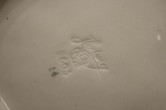 Огромный фарфоровый орел - сила и грация