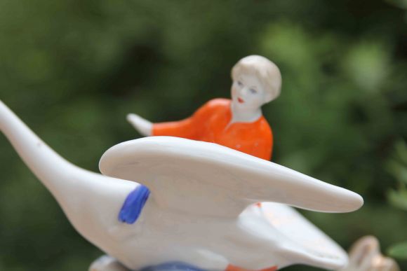 Фарфоровая статуэтка гуси-лебеди. Дулево