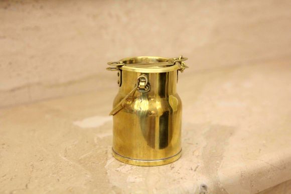 Винтажный латунный бидончик с замком и ключом.