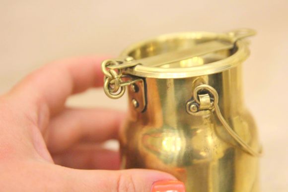 Винтажный латунный бидончик с замком и ключом.