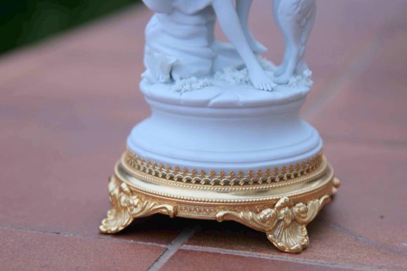 Дама с собачкой из бисквитного фарфора. Европа. Начало 20 века