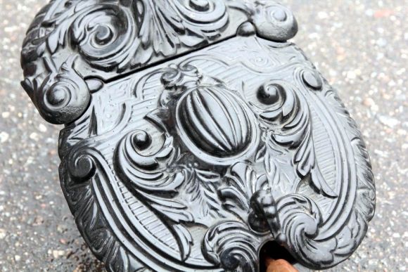 Эффектная, старинная угольница с жуком. Европа. Конец 19 века